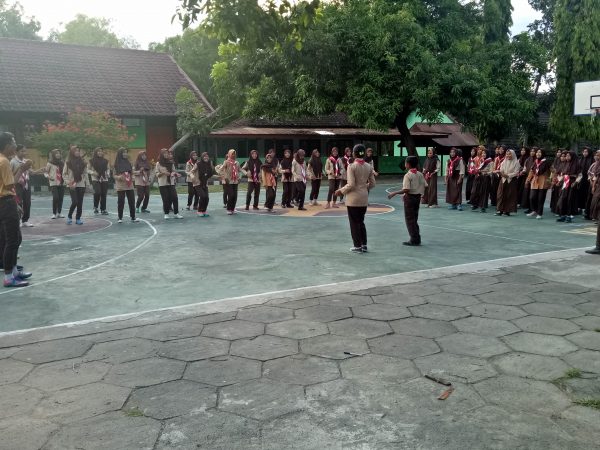 TIGA FAKTOR YANG MEMPENGARUHI KARAKTER ANAK