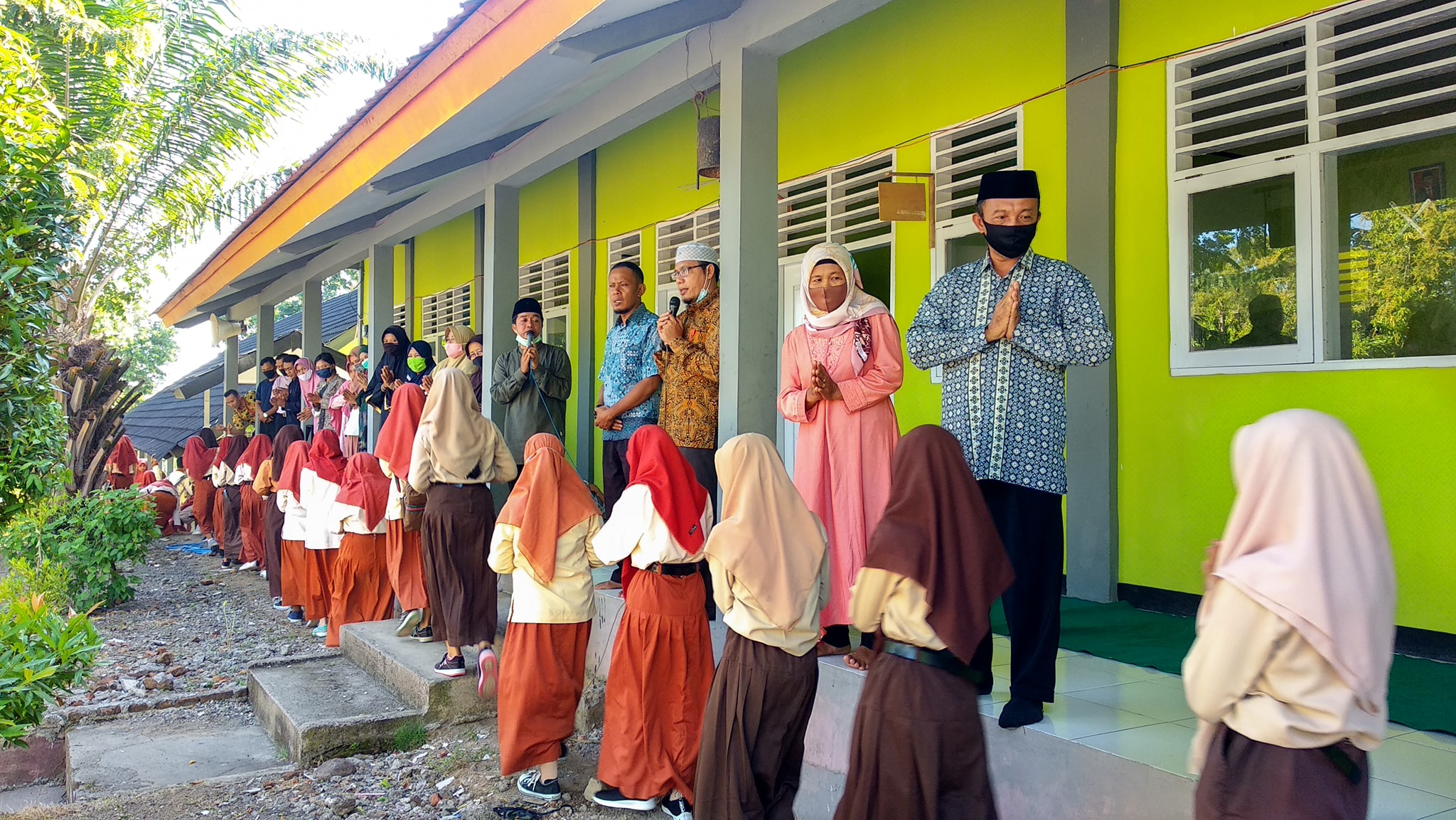 HALAL BI HALAL BERSAMA WARGA SEKOLAH SMPN 1 KAYANGAN TAHUN 2021